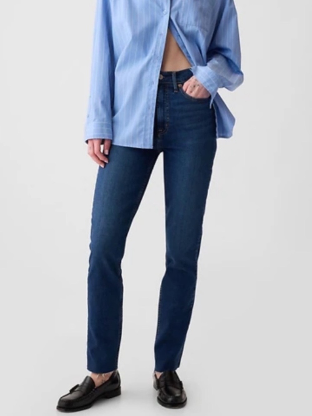 GAP Vintage Slim High Rise Jeans
NWT - Size 26R